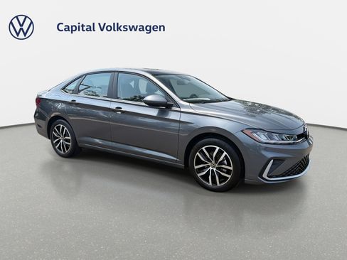 New 2026 Volkswagen Jetta SE FWD image 3