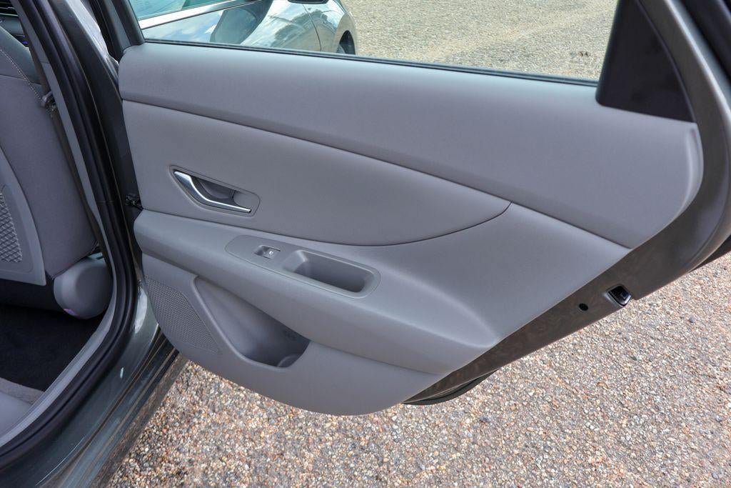 New 2026 Hyundai Elantra SEL Sport Premium FWD image 23
