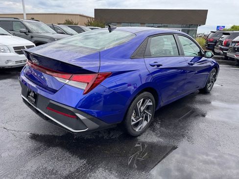 Used 2025 Hyundai Elantra Sport FWD image 5