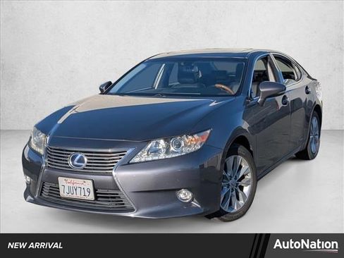 Used 2015 Lexus ES 300h w/ Navigation System Package image 1