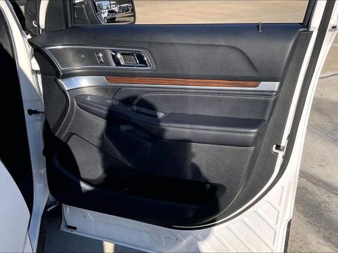 Used 2016 Ford Explorer Limited w/ Equipment Group 301A image 21