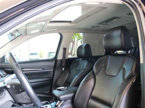 Used 2025 Kia Telluride S AWD/4WD image 12