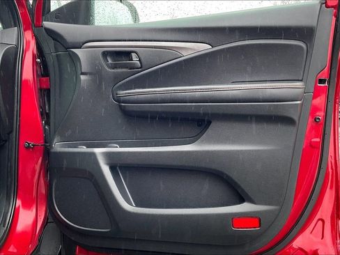 Used 2023 Honda Passport TrailSport image 11