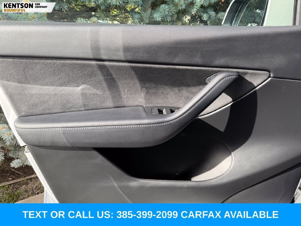 Used 2022 Tesla Model Y Performance AWD/4WD image 14