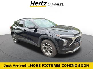 Used 2025 Chevrolet Trax LT FWD video 1