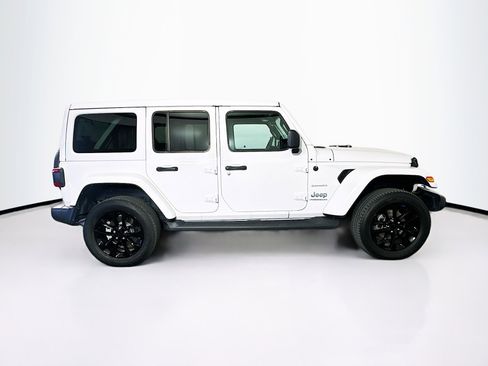 Used 2023 Jeep Wrangler Sahara w/ Cold Weather Group image 10