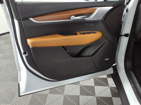 Certified 2024 Cadillac XT5 Premium Luxury FWD image 17