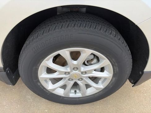 Used 2021 Chevrolet Equinox LS w/ LS Convenience Package AWD/4WD image 54