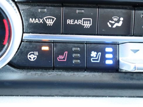 Used 2024 Ford Expedition XLT AWD/4WD image 39