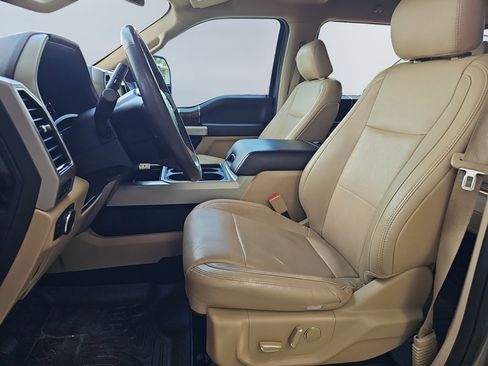 Used 2019 Ford F350 Lariat w/ Chrome Package image 9