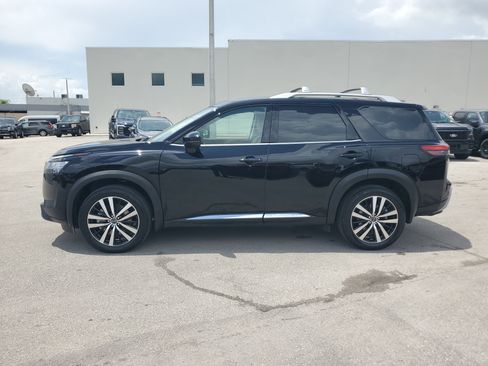 Certified 2024 Nissan Pathfinder Platinum w/ Cargo Package image 8