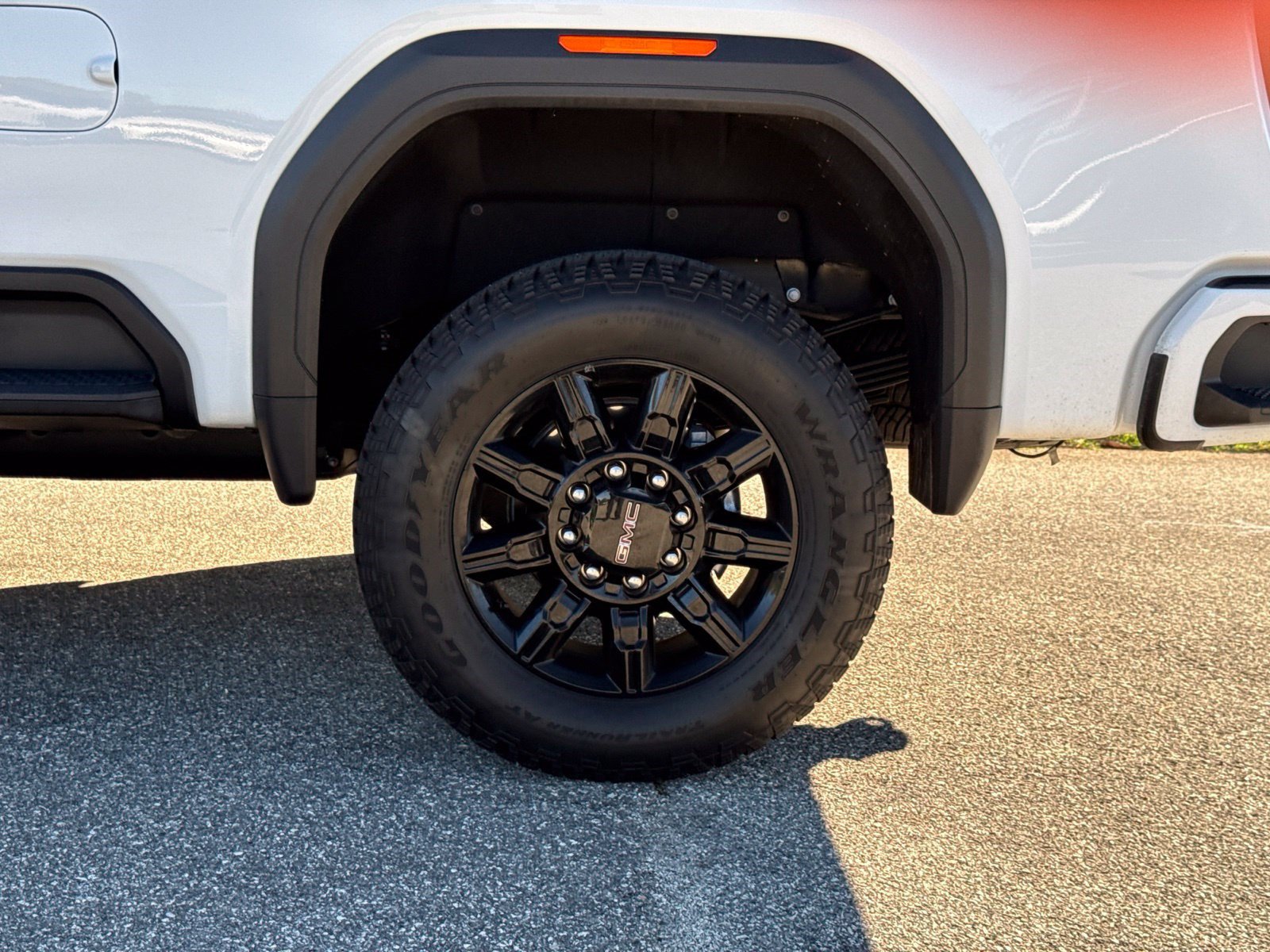 Used 2026 GMC Sierra 2500 AT4 w/ AT4 Premium Plus Package AWD/4WD image 9