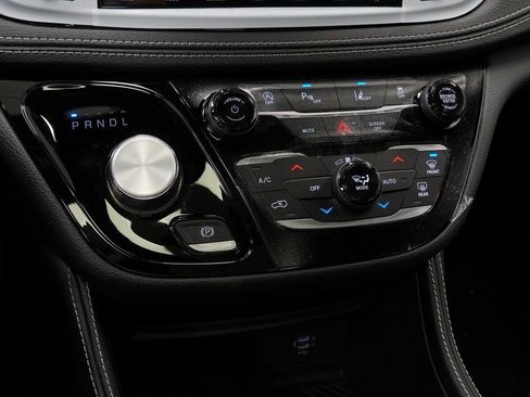 New 2026 Chrysler Pacifica Limited image 26