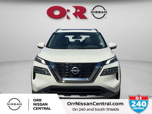 Used 2023 Nissan Rogue SL w/ SL Premium Package image 2