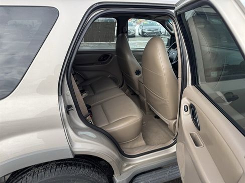 Used 2001 Ford Escape XLT image 23