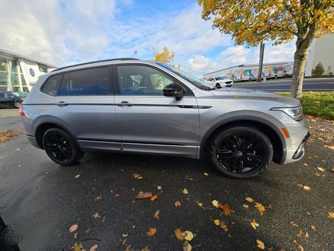 Used 2022 Volkswagen Tiguan SE R-Line image 3