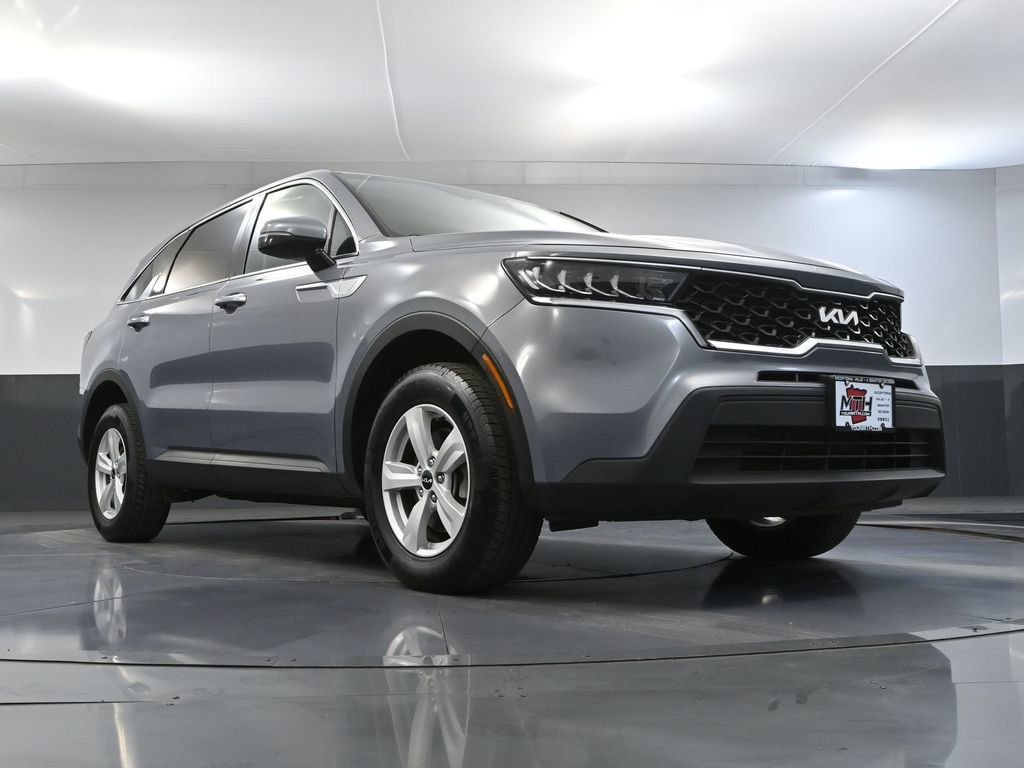 Used 2023 Kia Sorento LX AWD/4WD image 47