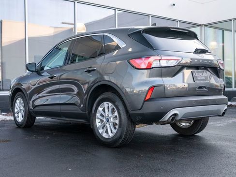 Used 2020 Ford Escape SE image 4