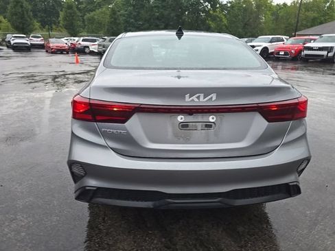 Used 2023 Kia Forte LXS w/ LXS Technology Package FWD image 6