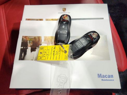 Used 2015 Porsche Macan Turbo image 30