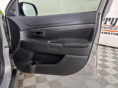 Used 2025 Mitsubishi Outlander Sport ES AWD/4WD image 27