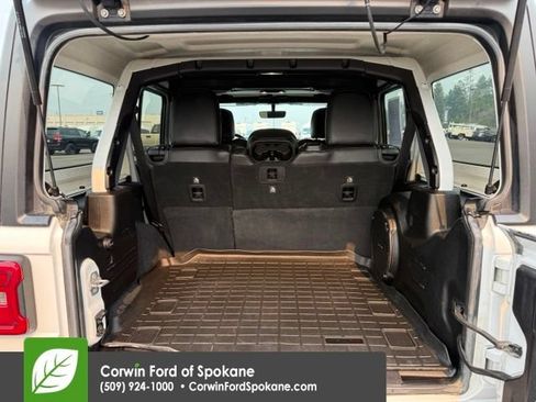 Used 2019 Jeep Wrangler Unlimited Sahara AWD/4WD image 18