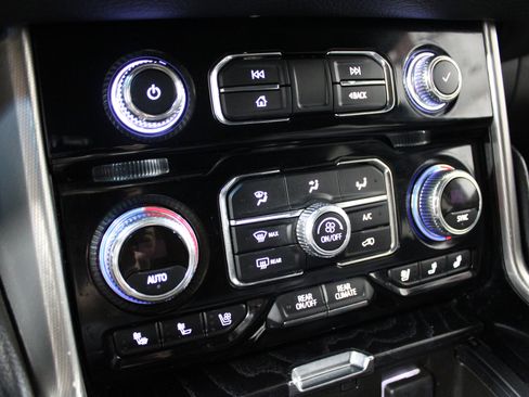 Used 2022 GMC Yukon Denali AWD/4WD image 14