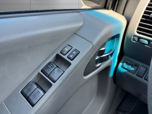 Used 2012 Nissan Frontier SV AWD/4WD image 11