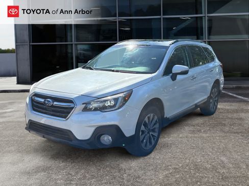 Used 2019 Subaru Outback 3.6R Touring AWD/4WD image 2