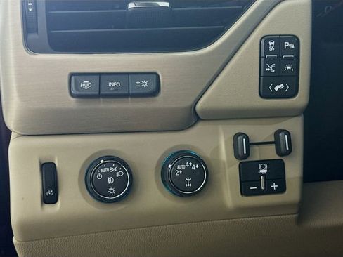 Used 2018 GMC Yukon Denali w/ Denali Ultimate Package image 10