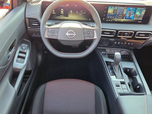 New 2027 Nissan Sentra SR w/ Floor Mat Package FWD image 5