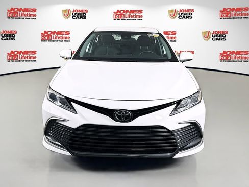 Used 2021 Toyota Camry LE FWD image 11