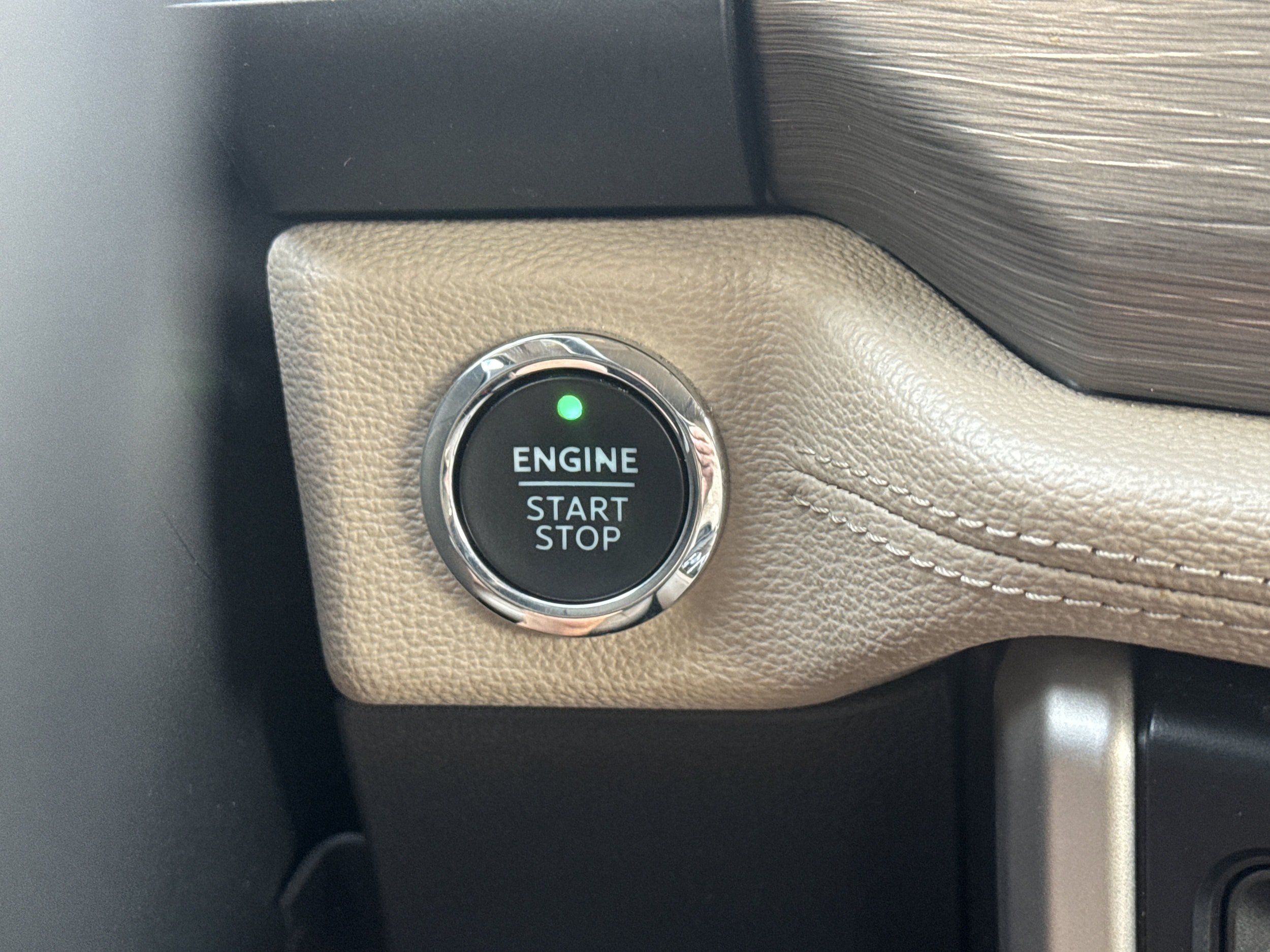 Used 2024 Ford Expedition Limited AWD/4WD image 22