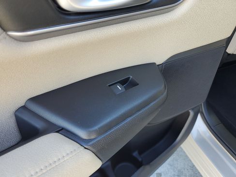 Used 2018 Honda CR-V EX image 15