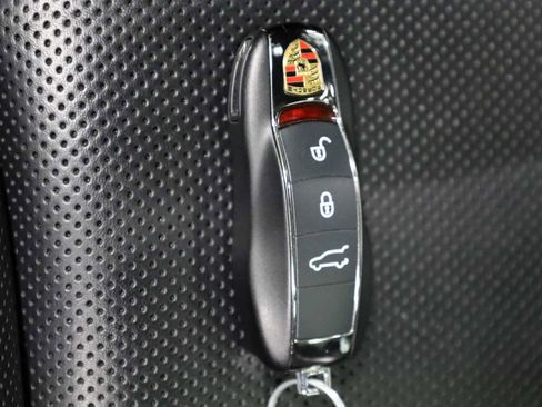 Used 2017 Porsche Cayenne S Platinum image 51