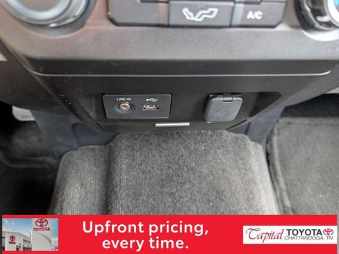 Used 2015 Ford F150 XLT image 21