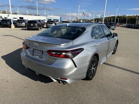 Used 2024 Toyota Camry SE image 8