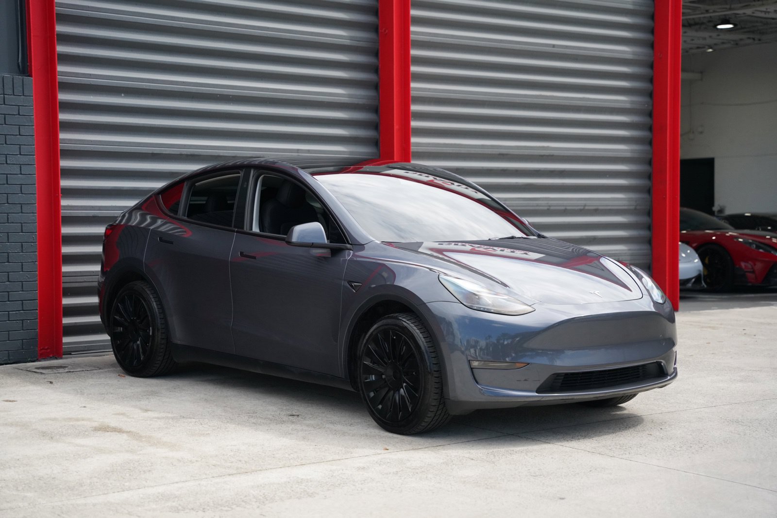 Used 2023 Tesla Model Y 2WD image 12