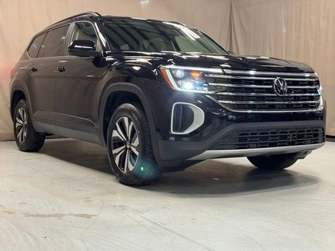 Certified 2025 Volkswagen Atlas SE AWD/4WD image 1