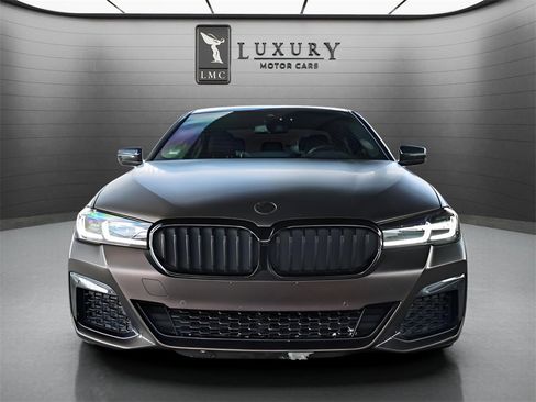 Used 2023 BMW 530i w/ M Sport Package image 2