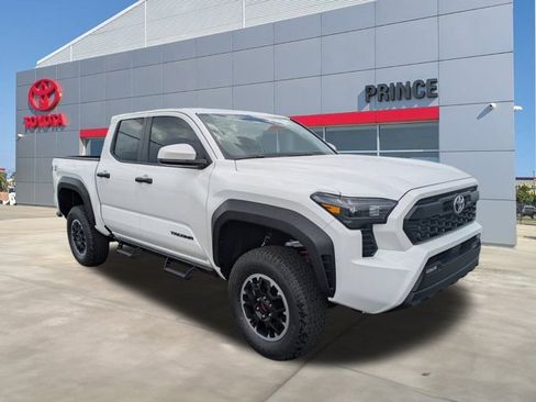 New 2025 Toyota Tacoma TRD Off-Road image 2