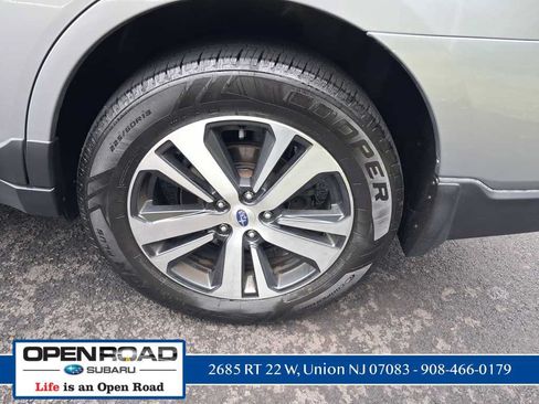 Used 2019 Subaru Outback 3.6R Limited AWD/4WD image 12