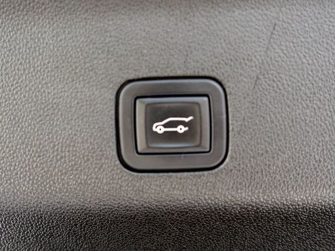 Used 2023 GMC Yukon XL AT4 w/ AT4 Premium Plus Package image 38