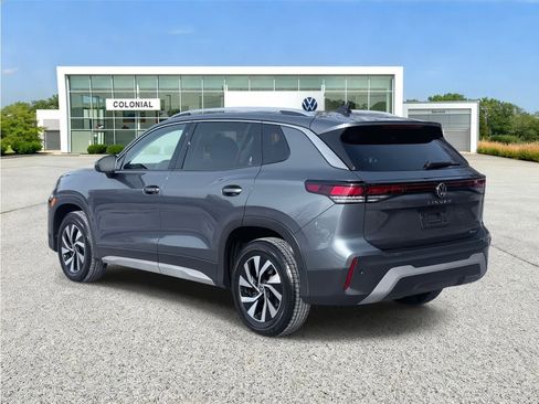 Used 2025 Volkswagen Tiguan S image 3