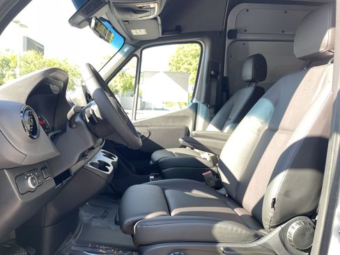 New 2025 Mercedes-Benz Sprinter 2500 image 24