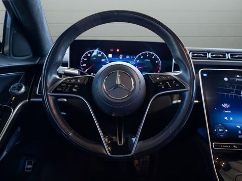 Used 2022 Mercedes-Benz S 580 4MATIC Sedan w/ AMG Line Package image 28