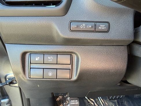 Certified 2024 Nissan Leaf S FWD image 17