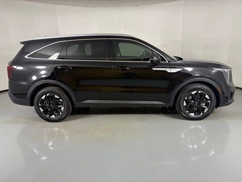 New 2026 Kia Sorento S w/ S Panoramic Sunroof Package FWD image 9