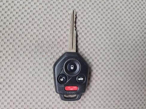Used 2014 Subaru Impreza 2.0i AWD/4WD image 32