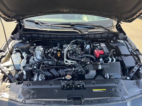 Used 2025 Nissan Altima 2.5 SV FWD image 30